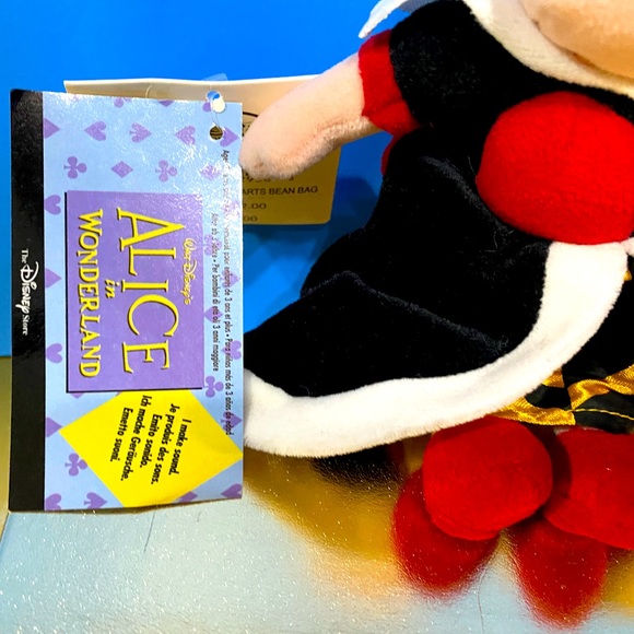 DISNEY EXCLUSIVE NWT VTG 90s ALICE IN WONDERLAND QUEEN OF HEARTS SOUND BEAN BAG - Picture 14 of 14